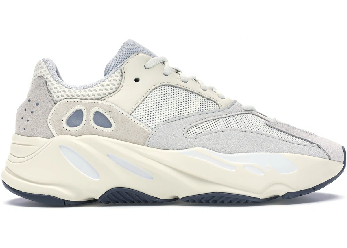 Yeezy Boost 700 Analog