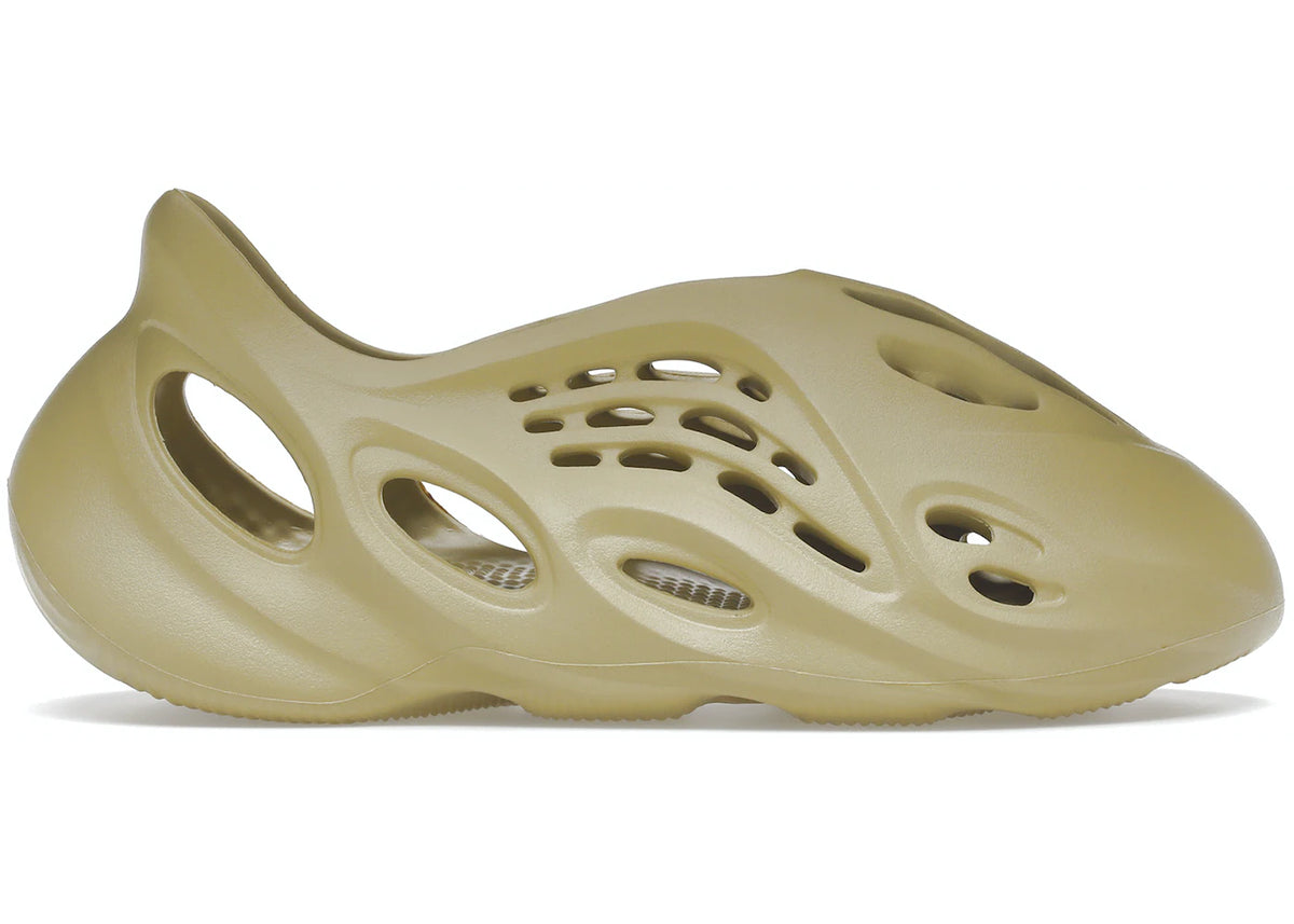 Yeezy Foam RNNR Sulfur